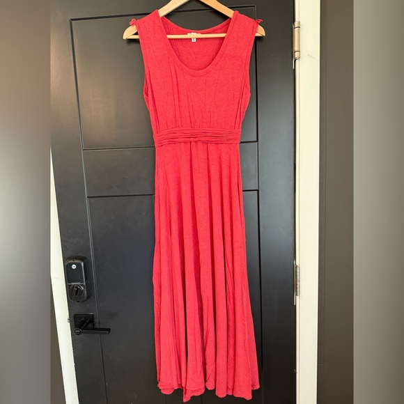 Max Studio Dresses & Skirts - Max Studio Vibrant Dark Orange Midi Dress